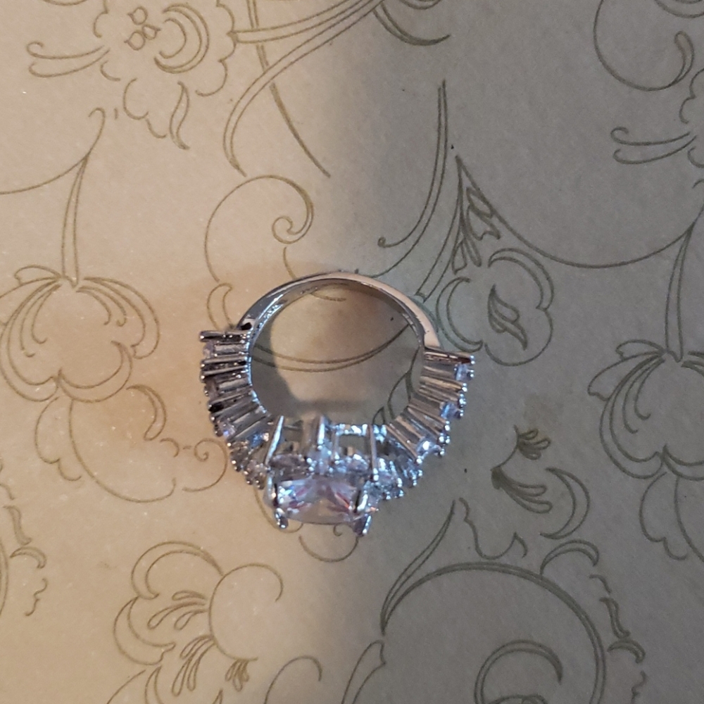 Silver Ring Size 7/8 - Picture 3 of 3